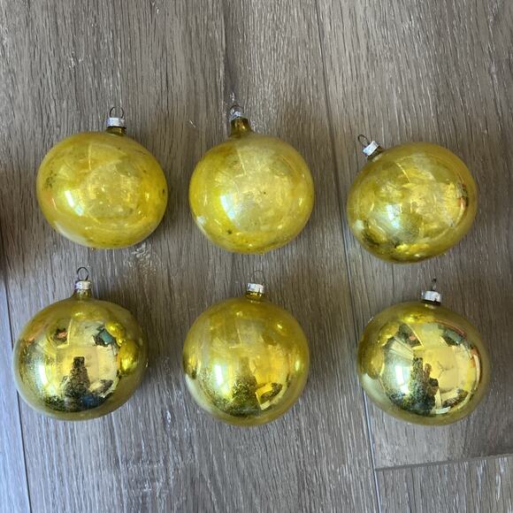 Glass Christmas Ornaments Lot 7 | Box + 6 Yellow & 1 Red Vintage - Picture 5 of 15